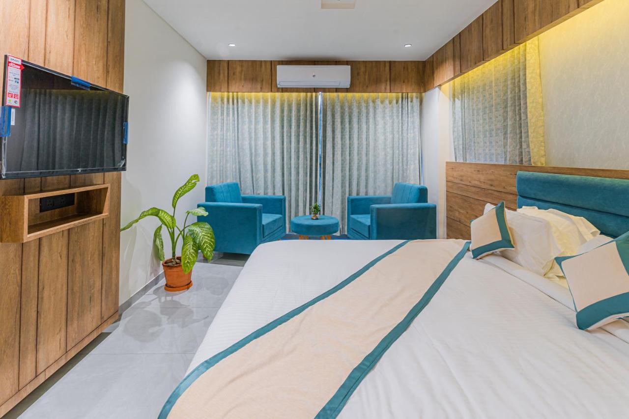 Hotel The Grand Heaven Gandhinagar Exterior foto